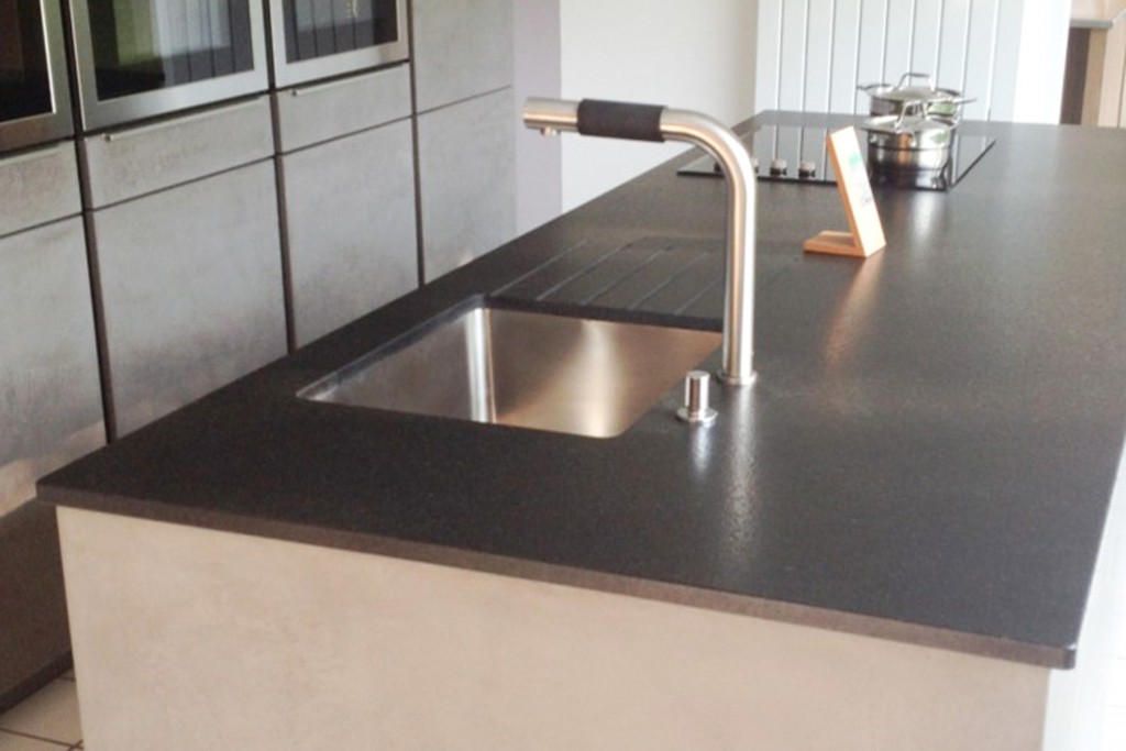 Cuisine en granit et silestone new smoke